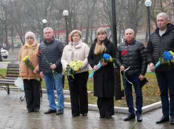 ШАНА ГЕРОЯМ УКРАЇНИ: У РОМЕНСЬКІЙ ГРОМАДІ ВІДЗНАЧИЛИ ДЕНЬ ГІДНОСТІ ТА СВОБОДИ