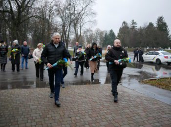 ШАНА ГЕРОЯМ УКРАЇНИ: У РОМЕНСЬКІЙ ГРОМАДІ ВІДЗНАЧИЛИ ДЕНЬ ГІДНОСТІ ТА СВОБОДИ