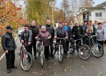 Соцпрацівники Попівської громади отримали новий велотранспорт