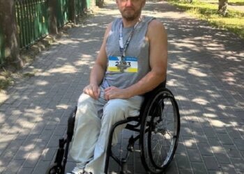 Спортсмен візочник із Шостки взяв участь у благодійному онлайн-забігу