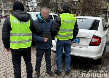 Сумські поліцейські затримали рецидивіста, який пограбував квартиру