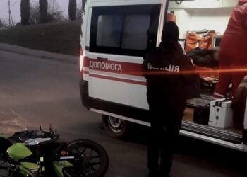 У Бурині 16-річний мотоцикліст не справився з керуванням і отримав травми