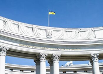 В МЗС назвали ”нагнітанням” безпекові попередження посольств у Києві