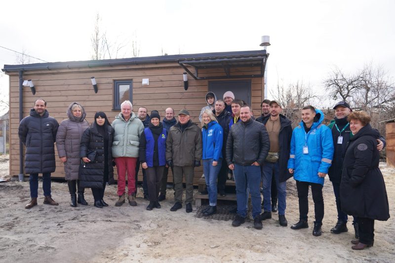 В ОХТИРЦІ ВСТАНОВИЛИ МОДУЛЬНІ БУДИНКИ