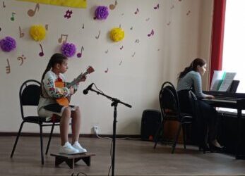 ВДАЛИЙ ВИСТУП УЧНІВ РОМЕНСЬКОЇ ДМШ ІМ. Є. АДАМЦЕВИЧА НА ВСЕУКРАЇНСЬКОМУ КОНКУРСІ ВИКОНАВЦІВ НА НАРОДНИХ ІНСТРУМЕНТАХ ІМЕНІ ВОЛОДИМИРА КОМАРЕНКА