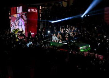 ВІДЕО. Джейк Пол виїхав на машині на бій проти Майка Тайсона