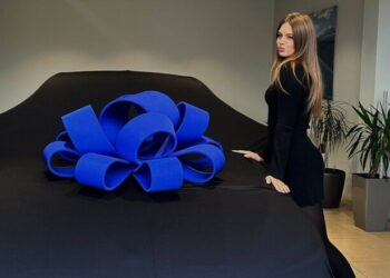 ВІДЕО. Ястремська подарувала сестрі дорогий автомобіль. Але вже не Porshe