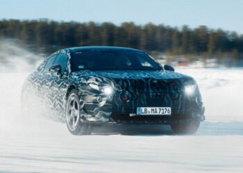 Mercedes-AMG проводить зимові випробування нового електричного кросовера (ФОТО)