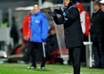 Разван Луческу отримав дискваліфікацію на чотири місяці за конфлікт з вболівальниками АЕКа