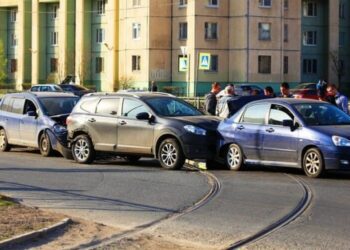 Правило «двох секунд», яке рятує українців від зимових штрафів за кермом