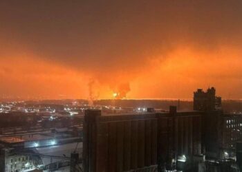 У Брянську після атаки безпілотників загорівся виробничий об’єкт, ймовірно, нафтобаза