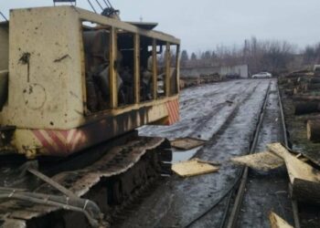 Від нічного обстрілу у Сумах постраждала техніка філії “Сумського лісового господарства” ДП “Ліси України”