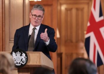 Прем’єр-міністр Великої Британії обговорив з Трампом вторгнення РФ в Україну