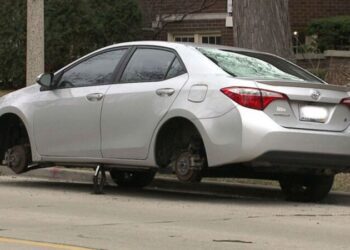 Не дайте себе «роззути»: п’ять способів захиститися від розкрадання коліс автомобіля