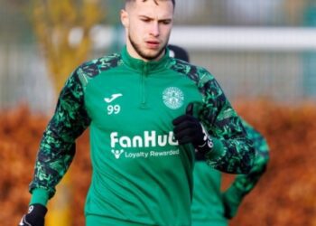 Кухаревич забив гол у переможному матчі Хіберніана з Мотервеллом