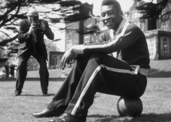 Оплески та траурні пов’язки: в АПЛ вшанують пам’ять Пеле