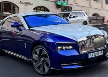 Українці під час війни придбали 13 електричних Rolls-Royce за $600 000 (ВІДЕО)