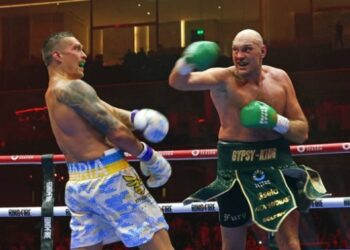 Промоутер назвав недолік Усика, яким не скористався Ф’юрі