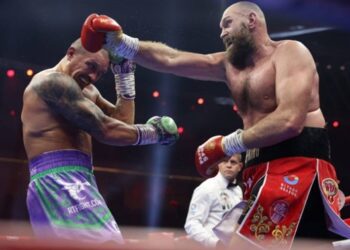 Промоутер сказав, чому судді реваншу Усик – Ф’юрі оцінили бій неправильно