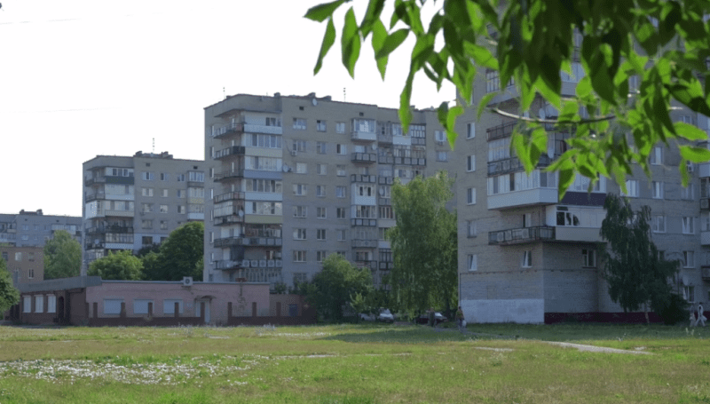 Чому у квартирах шосткинців разом із відкюченням світла зникає вода: з’ясовували депутати Шосткинської міськради.