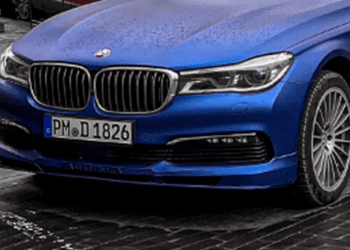 В Україні помітили рідкісний седан BMW 7-ї серії (ФОТО)