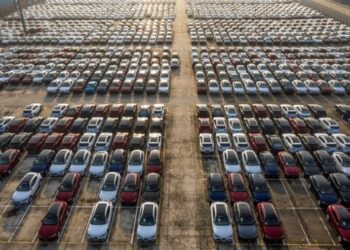 В Україні впали продажі нових авто
