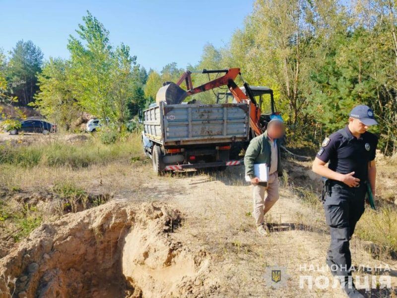 Директор комунального підприємства організував незаконний видобуток піску – йому повідомлено про підозру + ФОТО