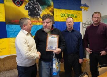 ДРУГ ОХТИРСЬКОЇ ГРОМАДИ І УКРАЇНСЬКИХ ЗАХИСНИКІВ ІВАН ЛОЗОВИЙ ЗАВІТАВ В МІСТО-ГЕРОЙ