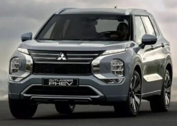 Модернізований кросовер Mitsubishi Outlander виходить у продаж (ФОТО)