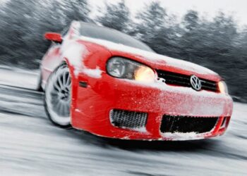 Що робити під час занесення автомобіля на снігу: інструктор з водіння дав відповідь