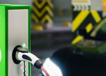 Скільки коштує зарядити електромобіль в Україні у грудні