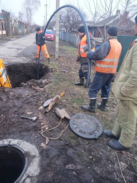 Фахівці конотопського водоканалу завершили ремонтні роботи на вулиці Коновальця