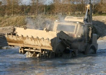 Знаменитий армійський екскаватор поповнить парк ЗСУ (ФОТО)