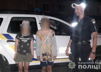 Ювенальні поліцейські з Шостки за чотири години розшукали двох неповнолітніх дівчат