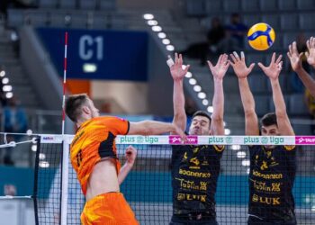 Кажани завершили рік поразкою від команди легендарного Леона