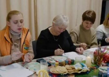 Музейний психо-соціальний хаб «Місце сили» запрошує на новорічні заняття з петриківського розпису + Відео