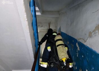 На Шосткинщині рятувальники оперативно ліквідували пожежу в квартирі + Фото