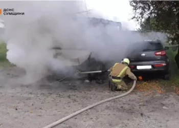 На трасі Кіпті-Глухів-Бачівськ горіла автівка