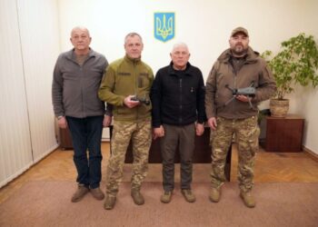 Начальник Сумської ОВА Володимир АРТЮХ передав сучасні дрони підрозділу територіальної оборони Сумщини + ФОТО