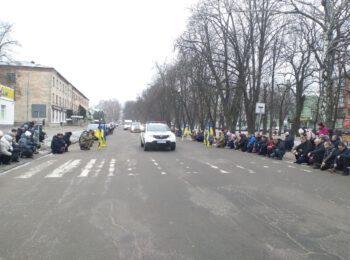 НАВІЧНО У НЕБЕСНІЙ ВАРТІ: РОМЕНСЬКА ГРОМАДА ПОПРОЩАЛАСЯ ІЗ ГЕРОЄМ – ІВАНОМ ОЛІЙНИКОМ