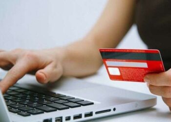 Охтирчанка хотіла продати взуття, натомість втратила 38 тисяч гривень