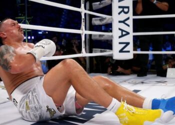 Олександр Усик погано тримає удари по корпусу? Думка Артура Бетербієва