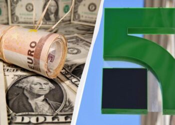 “ПриватБанк” підвищив ціни на валюту: курс долара і євро на початку тижня