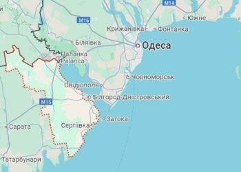 Росіяни вдарили ракетою по Одещині, є поранений