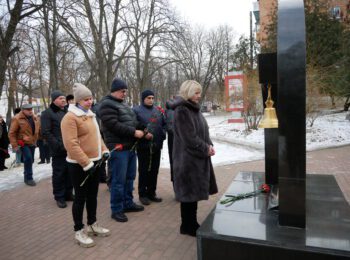 ШАНА І ПАМ’ЯТЬ: У РОМЕНСЬКІЙ ГРОМАДІ ВШАНУВАЛИ УЧАСНИКІВ ЛІКВІДАЦІЇ АВАРІЇ НА ЧАЕС