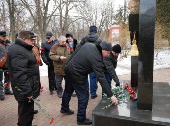 ШАНА І ПАМ’ЯТЬ: У РОМЕНСЬКІЙ ГРОМАДІ ВШАНУВАЛИ УЧАСНИКІВ ЛІКВІДАЦІЇ АВАРІЇ НА ЧАЕС