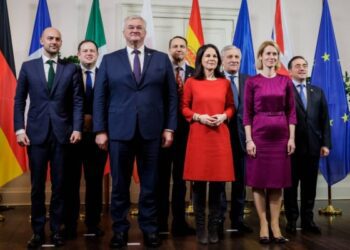 Шість європейських глав МЗС обіцяють збільшити допомогу: Україна має перемогти у війні