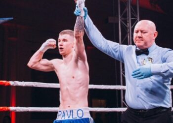 Шосткинець провів перший поєдинок у професійному боксі + Фото + Відео