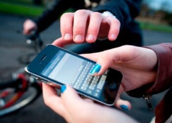 Скоїв грабіж у людному місці, вихопив з рук жінки мобільник: шосткинські поліцейські затримали зловмисника