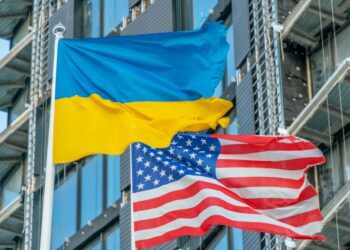 США дали Україні кредит на 20 мільярдів, який покриють грошима РФ